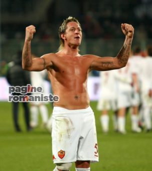 2009-10 - Fiorentina-Roma Mexes PR