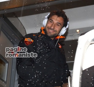 2009-10 Fiorentina-Roma Vucinic PR