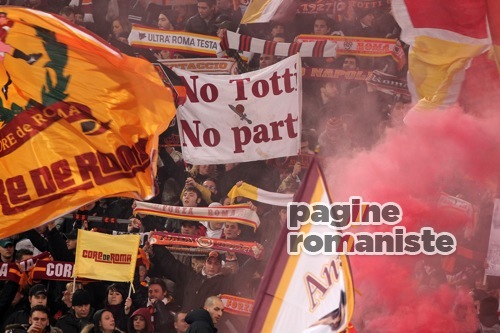 2010-11 Curva-Sud striscione no Totti no party PR