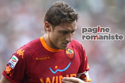 2010-11 - Roma-Bologna Totti PR