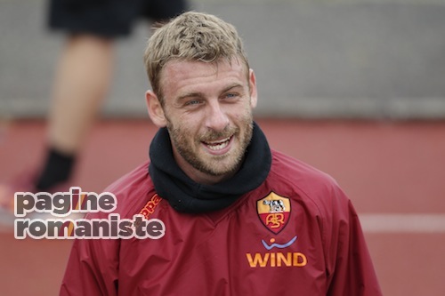 Daniele De Rossi riscaldamento PR