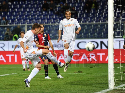 Borini gol Genoa-Roma asroma