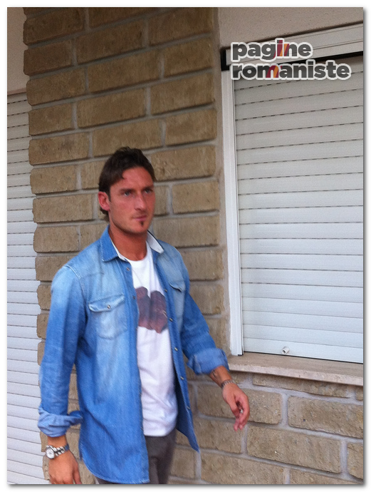Totti uscita sala stampa