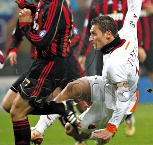 Francesco-Totti-gol-Milan-Roma-2006-08-asroma