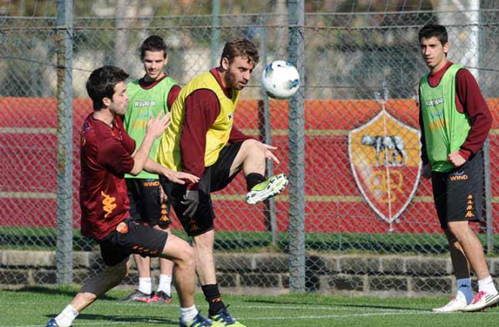 Allenamento De Rossi Pjanic asroma