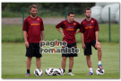 Allenamenti Roma – De Rossi c’è, differenziato per Totti e Stekelenburg. Assente Dodò. Provato il tridente Lamela-Osvaldo-Destro Allenamenti Roma – De Rossi c’è, differenziato per Totti e Stekelenburg. Assente Dodò. Provato il tridente Lamela-Osvaldo-Destro