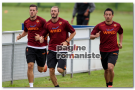 Allenamenti Roma – Taddei e Balzaretti in gruppo. Assenti Stekelenburg, Dodò, Castan, Osvaldo e Totti Allenamenti Roma – Taddei e Balzaretti in gruppo. Assenti Stekelenburg, Dodò, Castan, Osvaldo e Totti