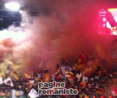 Roma-Juventus-fumogeni_Curva_Sud (4)