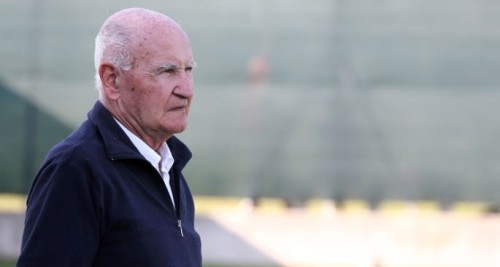 Favini-guarda-lontano-740