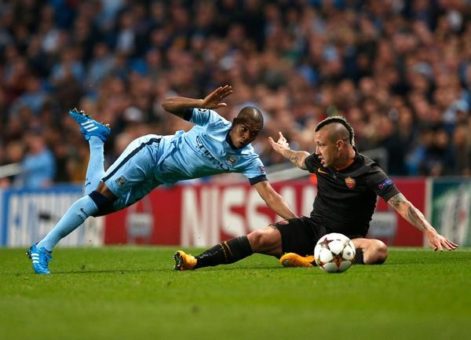 nainggolan-in-un-contrasto-di-gioco-contro-il-man-city