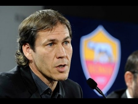 Video thumbnail for youtube video Fiorentina-Roma, conferenza Garcia: "Il gruppo è unito. Manolas non è al 100%. Ci serve continuità, ma credo nella rimonta. Sono fiero di essermi italianizzato" - VIDEO HD | Pagine Romaniste