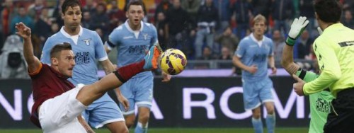 francesco-totti-roma-lazio-2-2-2015-gol-totti