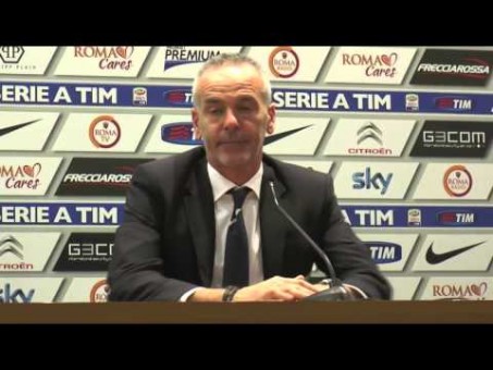 Video thumbnail for youtube video Pioli: "Nonostante la rimonta subita rimane un'ottima prestazione, abbiamo giocato per vincere. Lazio danneggiata" (VIDEO HD) - Lotito: "Prova formidabile" Parolo: "Totti ha fatto due grandissimi gol" Mauri: "Sul gol loro c'era fallo netto" | Pagine Romaniste