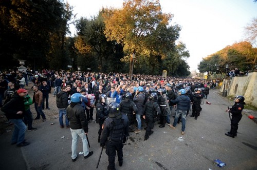 ITALY-FBL-FANS-CLASH-NETHERLAND-FEYENOORD