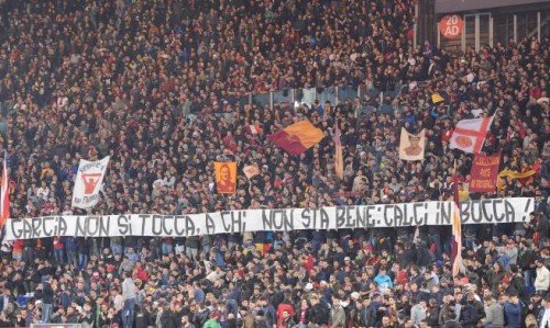 1roma-fiorentina_curva-sud-garcia-striscione