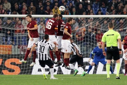5roma-juve_tevez000