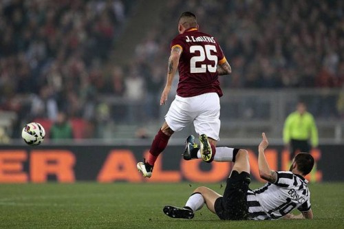 6roma-juve_holebas-bonucci