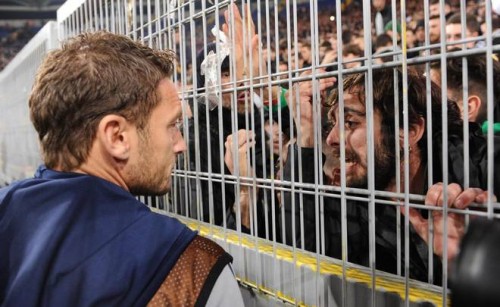 contestazione-curvasud-roma-fiorentina-totti12