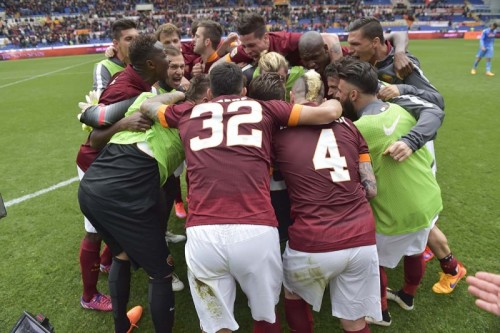 1roma-napoli-esultanza-squadra-gol