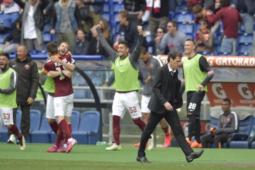 1roma-napoli-garcia-esultanza-squadra90