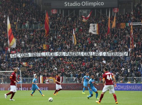 Soccer: Roma-Napoli; banner against Ciro Esposito's mother