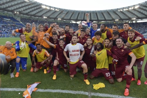 lazio-roma-esultanza-squadra-21