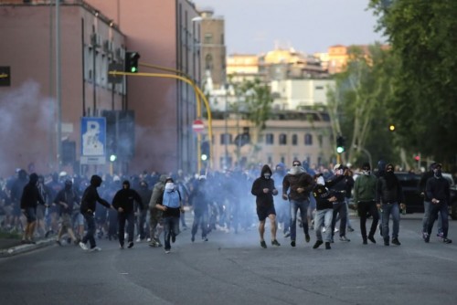 lazio-roma-scontri-01