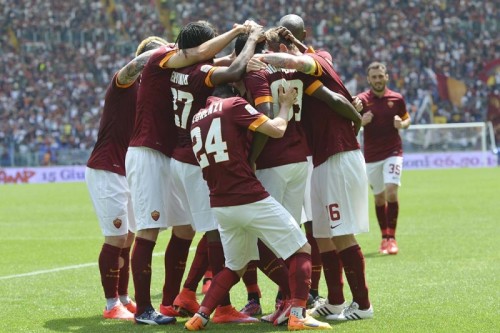 roma-genoa-doumbia-esultanza-squadra