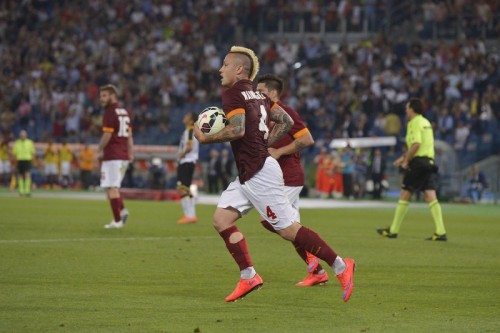 roma-udinese-nainggolan-gol-esultanza8