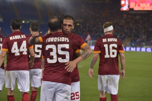 roma-udinese-torosidis-holebas-esultanza