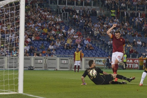 roma-udinese-torosidis-karnezis-gol00