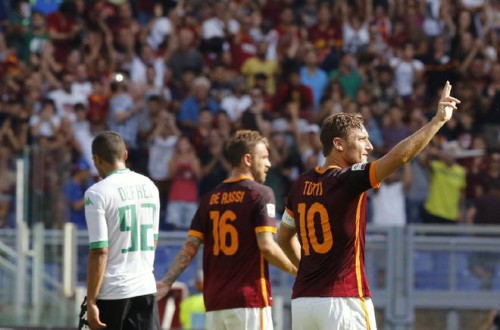1roma-sassuolo-totti gol derossi