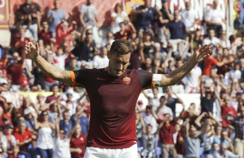 1roma-sassuolo-totti gol esultanza90