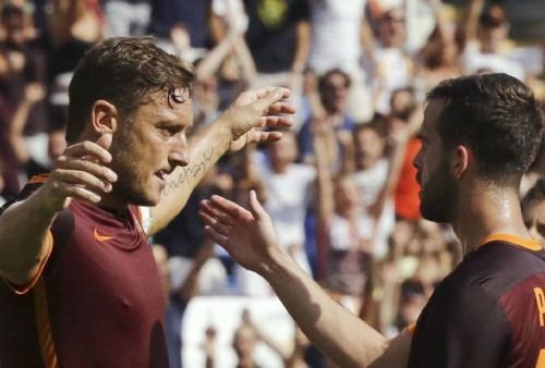 1roma-sassuolo-totti pjanic