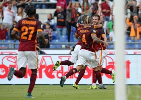 roma-carpi-pjanic gol esultanza nainggolan gervinho