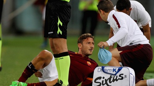 roma-carpi-totti infortunio1313