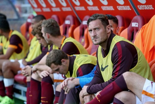 roma-carpi-totti panchina