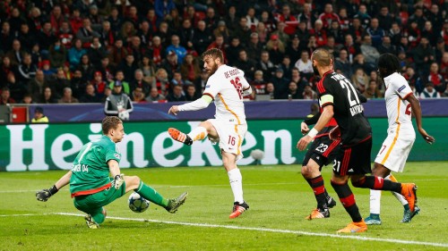 1bayer-roma-derossi tiro gol21