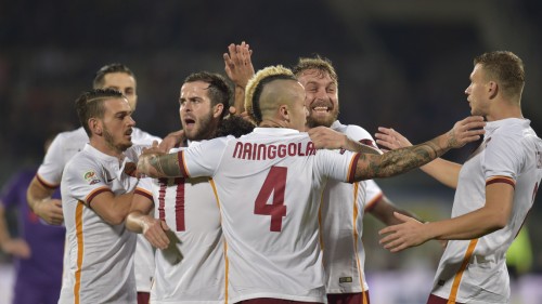 fiorentina-roma-salah nainggolan dzeko derossi pjanic florenzi gol esultanza
