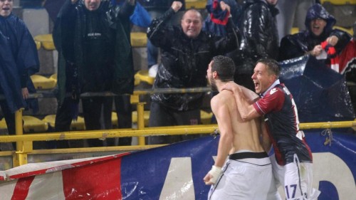 bologna-roma-destro giaccherini gol esultanza2
