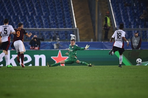 roma-bayer-dzeko-gol-esultanzaq232 leno
