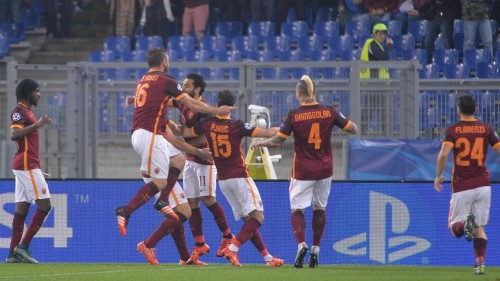 roma-bayer-salah-gol-esultanza-nainggolan-florenzi-pjanic-gervinho-derossi-dzeko