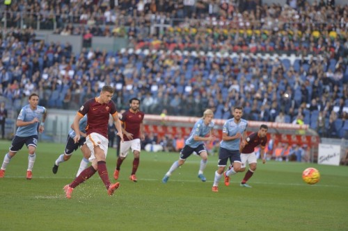 roma-lazio-dzeko rigore