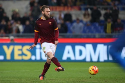 roma-spezia-derossi-rigore