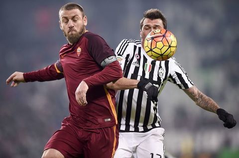 Juventus - Roma de rossi mandzukic