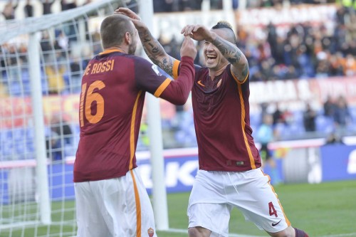 2roma-verona-nainggolan derossi gol esultanza