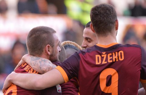 roma-verona-derossi-nainggolan-manolas-dzeko-gol-esultanza