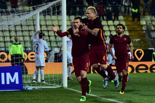 carpi-roma_dzeko-nainggolan-salah-gol-esultanza00120