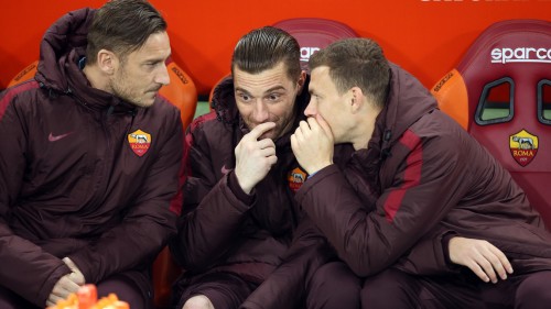 roma-sampdoria--dzeko de sanctis totti2