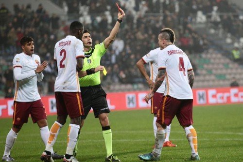 sassuolo-roma-nainggolan rosso espulsione